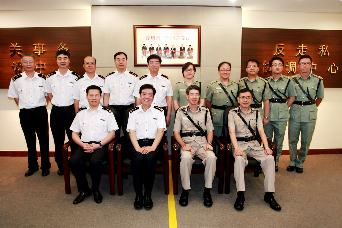 于广洲会见香港海关关长袁铭辉
